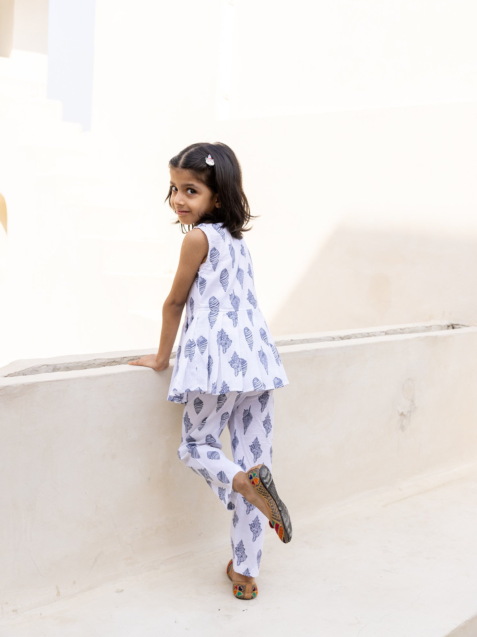 Cotton Grey-White Conch Girl's Ethnic Dress