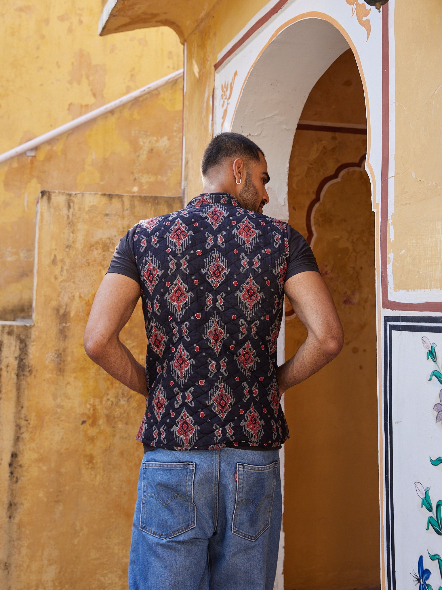 Cotton Black-Red Geometric Men's Sleevless Jacket