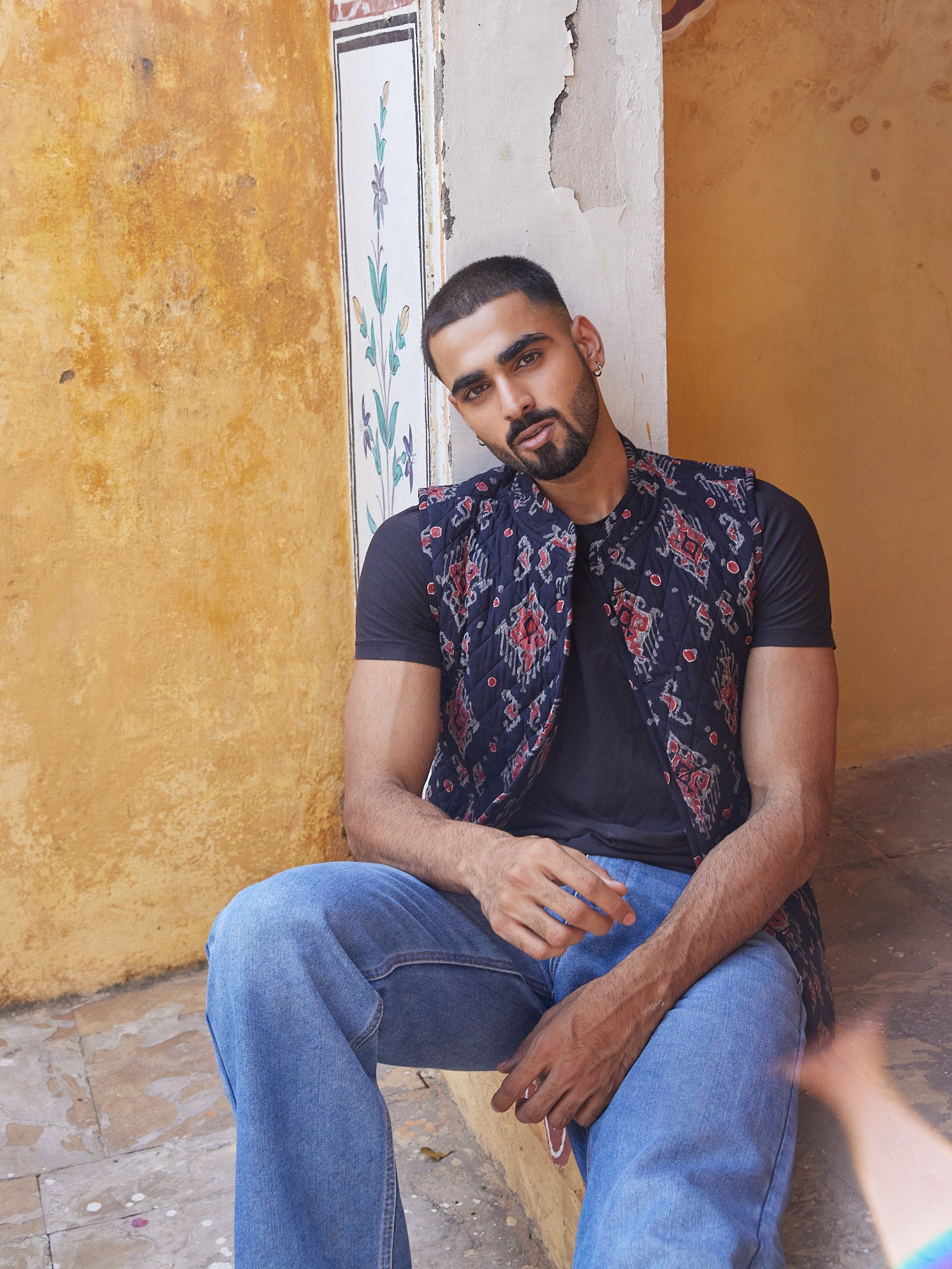 Cotton Black-Red Geometric Men's Sleevless Jacket