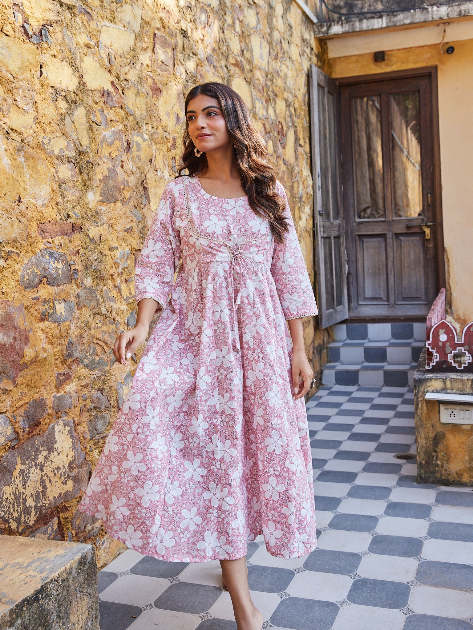 Cotton Women's Pink-White Floral Long kurti