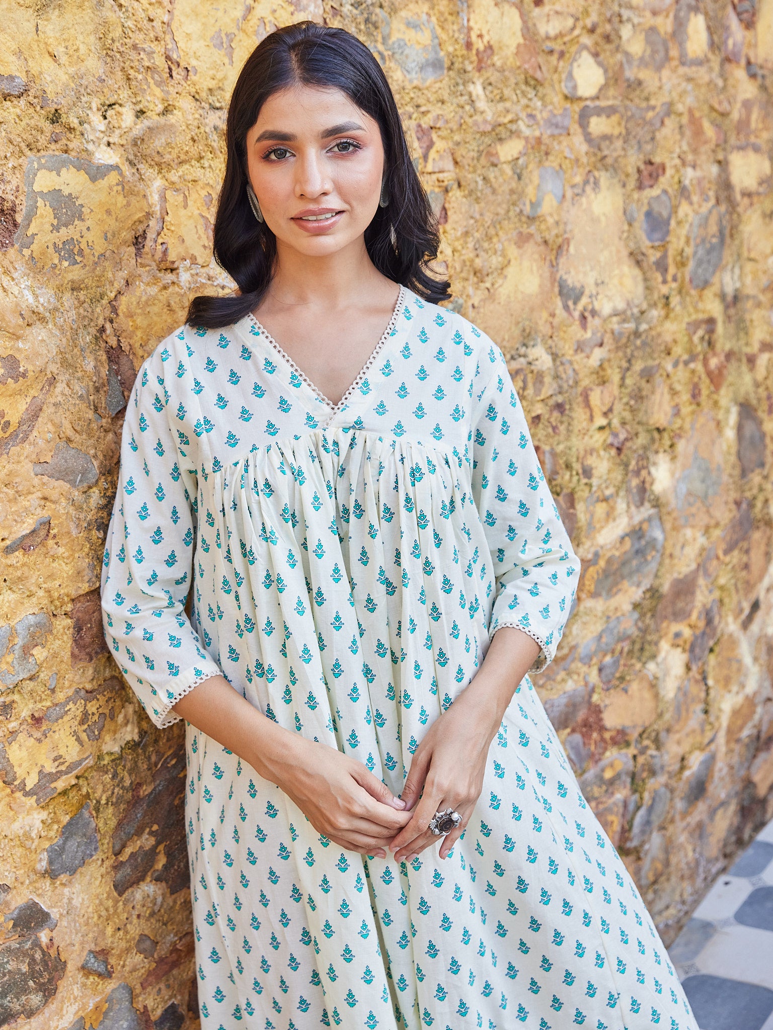 Cotton Women's Cream-Blue Floral Long Kurti