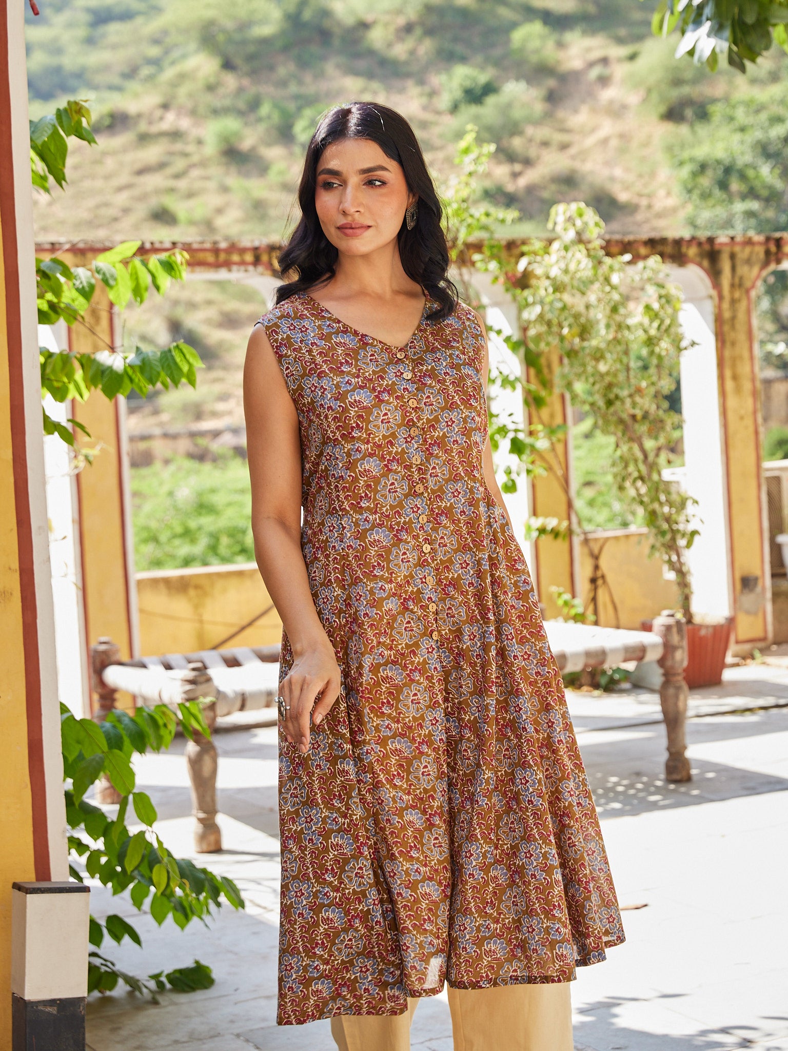 Cotton Brown-Red Floral Sleevless Women Straight Kurti