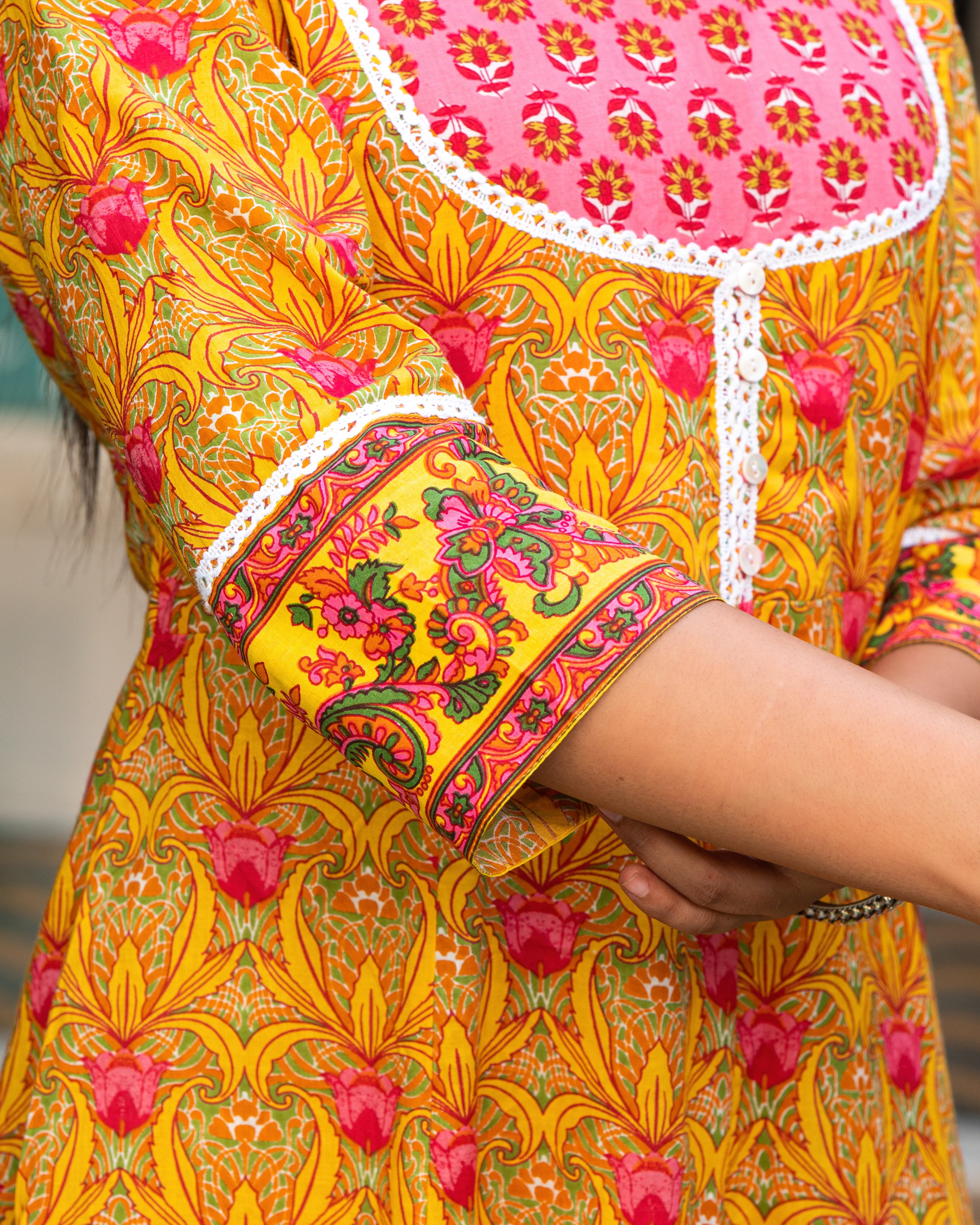Cotton Camrik block print Women Peach Floral Printed Kurta