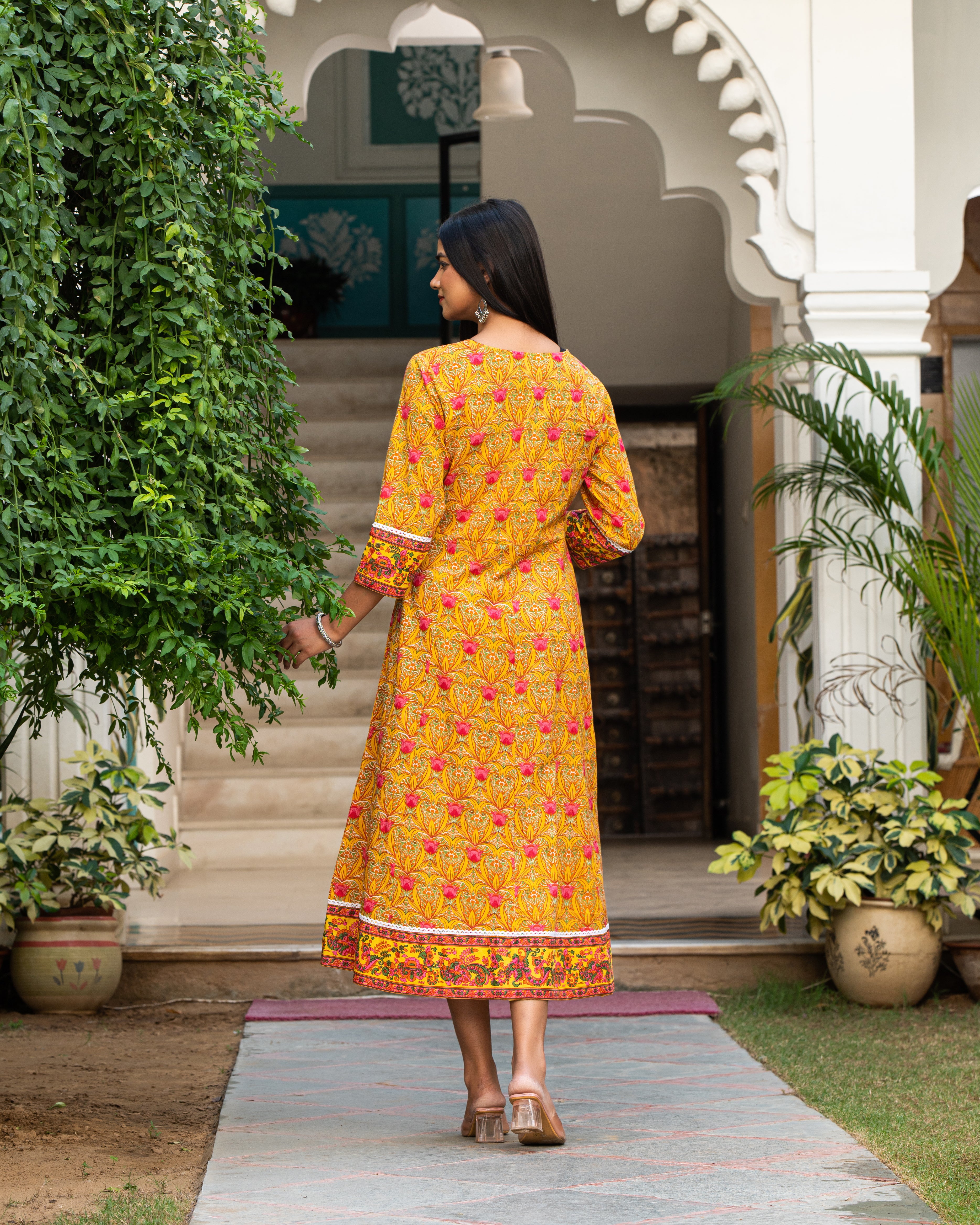 Cotton Camrik block print Women Peach Floral Printed Kurta