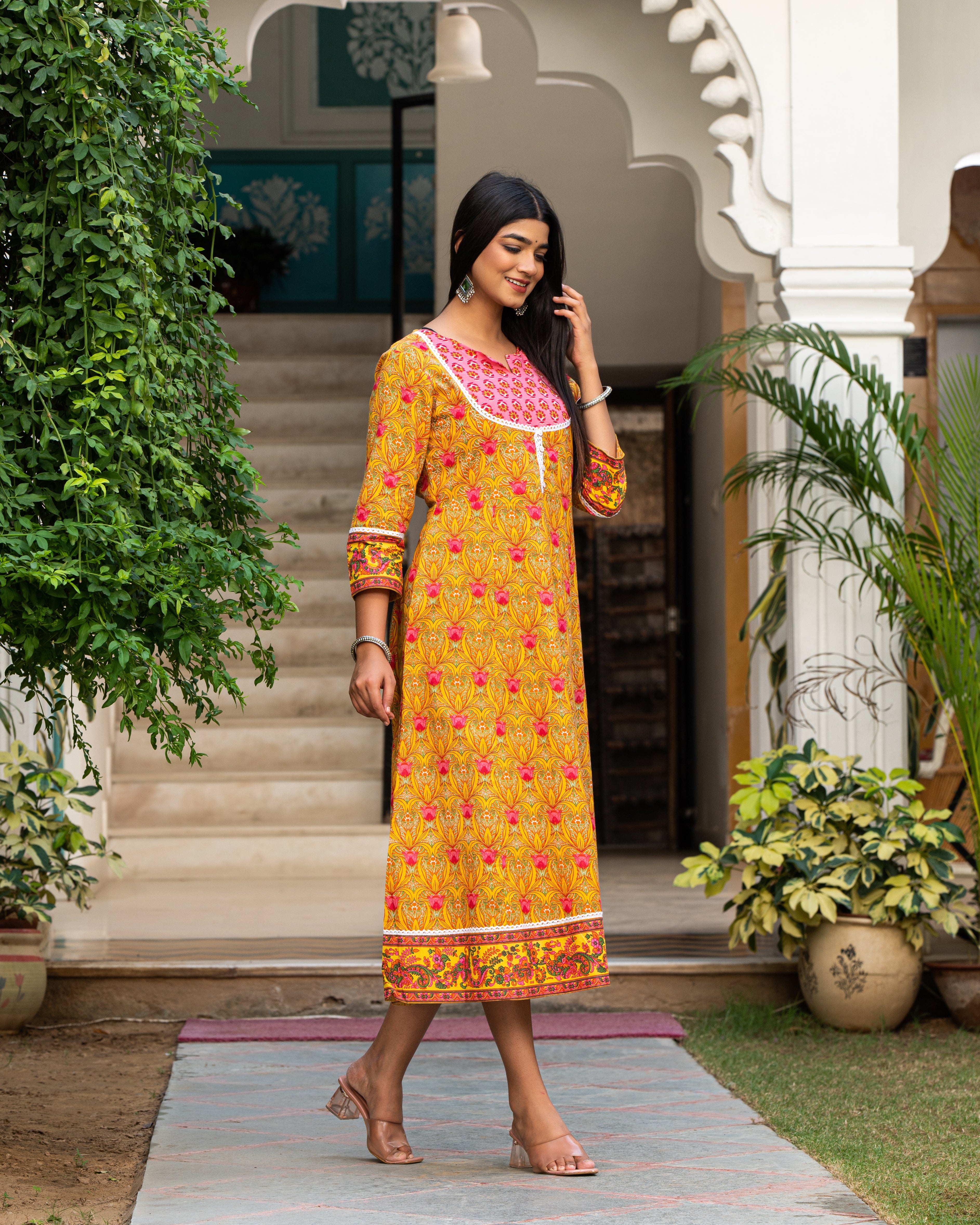 Cotton Camrik block print Women Peach Floral Printed Kurta