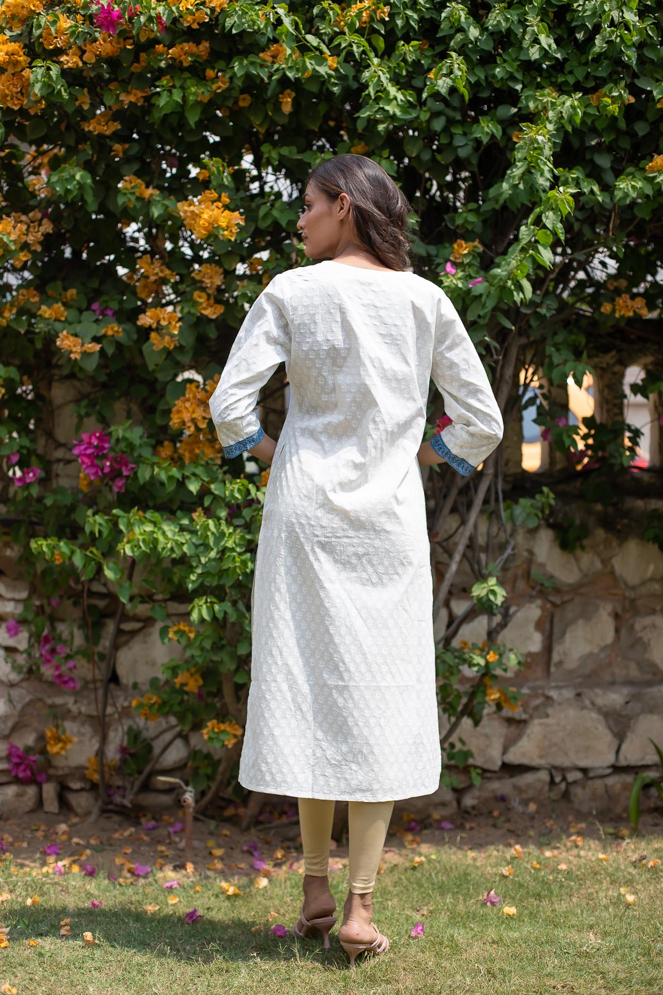 White Khari Print Buti Kurta by Tthappa Chapai 2