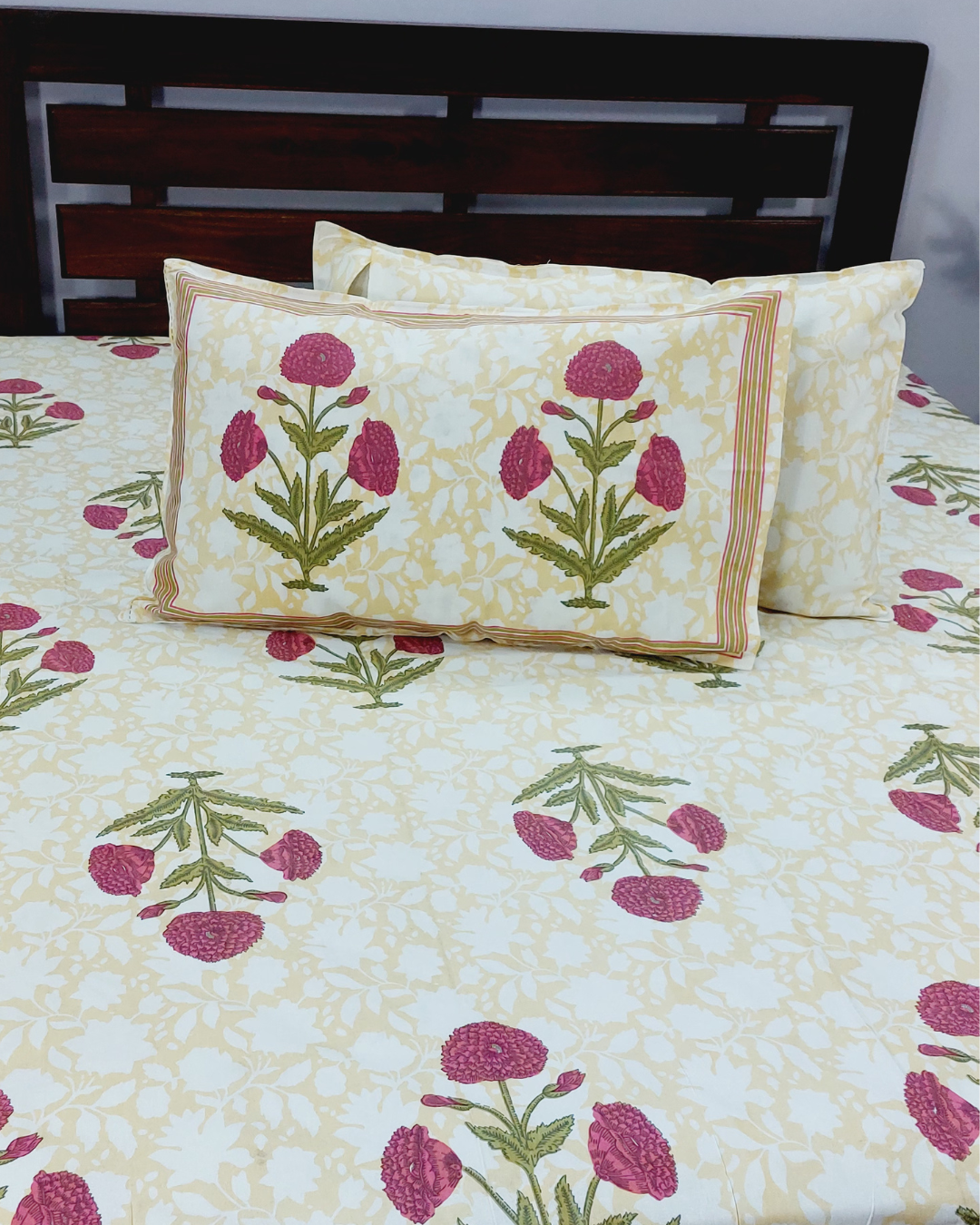 Cotton Pink Floral Queen Size Bedsheet