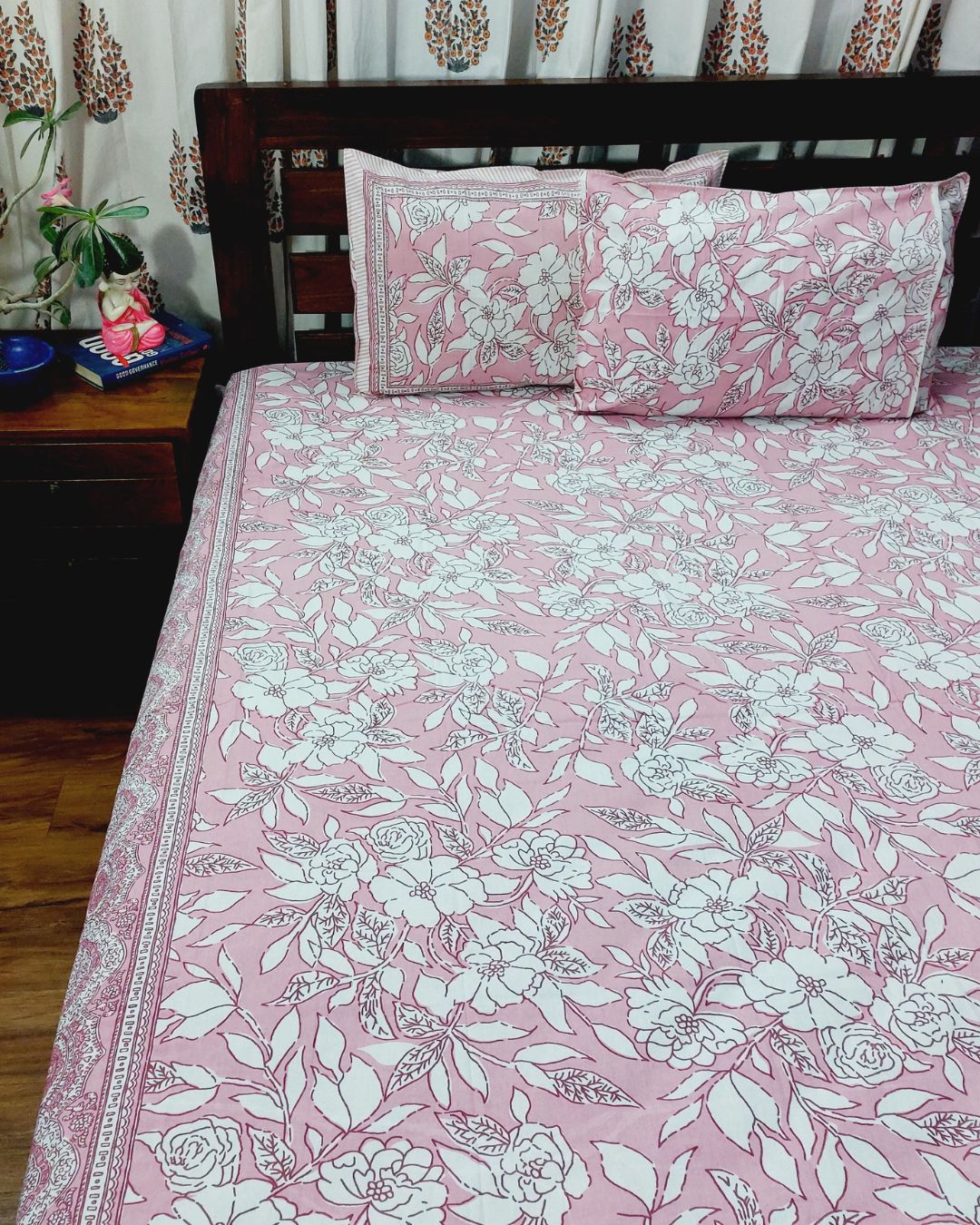 Cotton Light Pink White Floral Queen Size Bedsheet