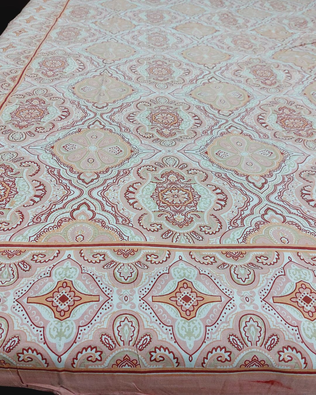 Cotton Pink-Brown Geometric Queen Size Bedsheet