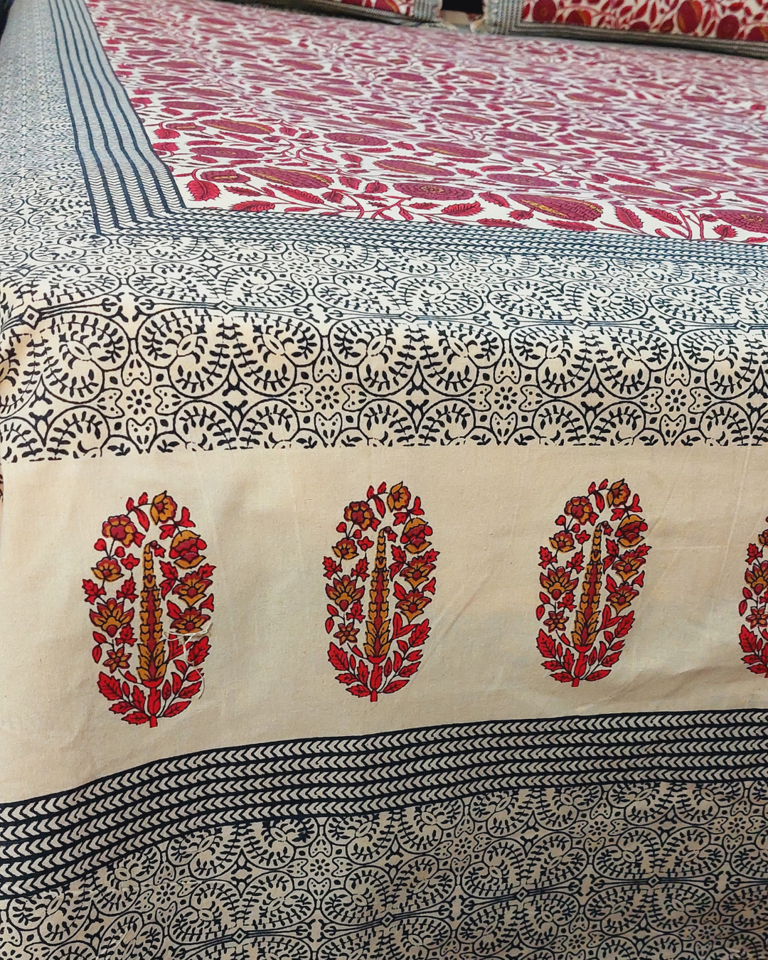 Floral Red Bal Print King Size Bedsheet