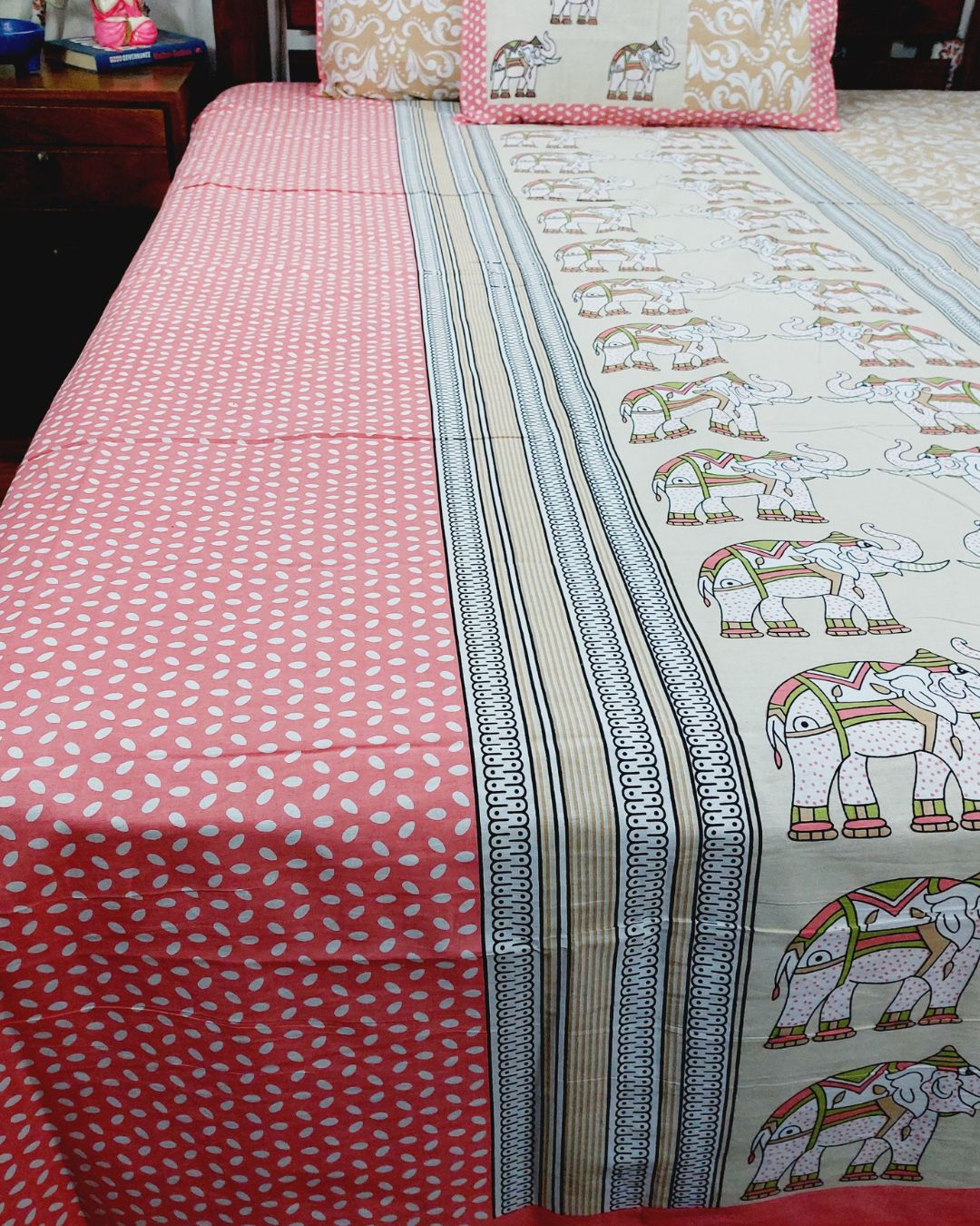 Cotton Elephant Butta Print King Size Bedsheet