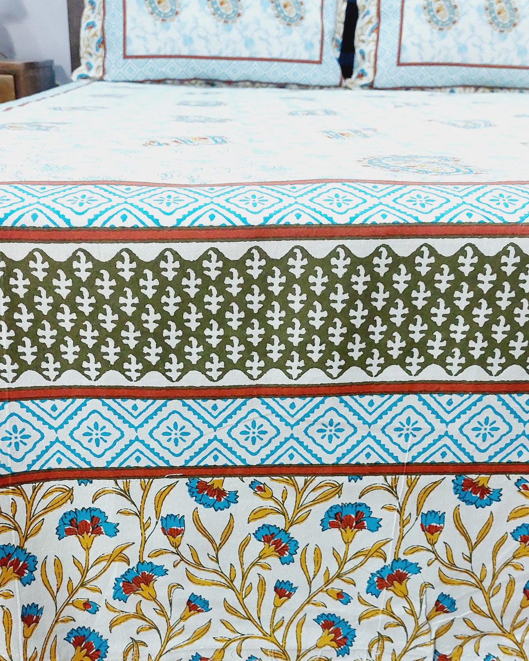 Cotton King Size Bedsheet Green Blue Paisley Print