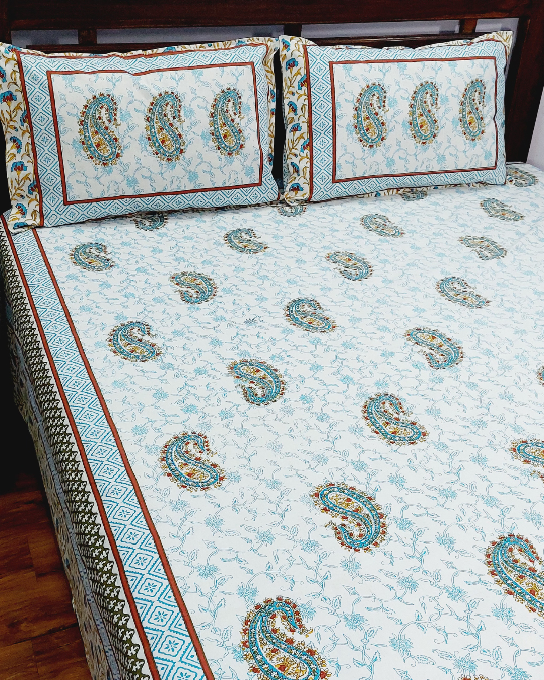 Cotton King Size Bedsheet Green Blue Paisley Print