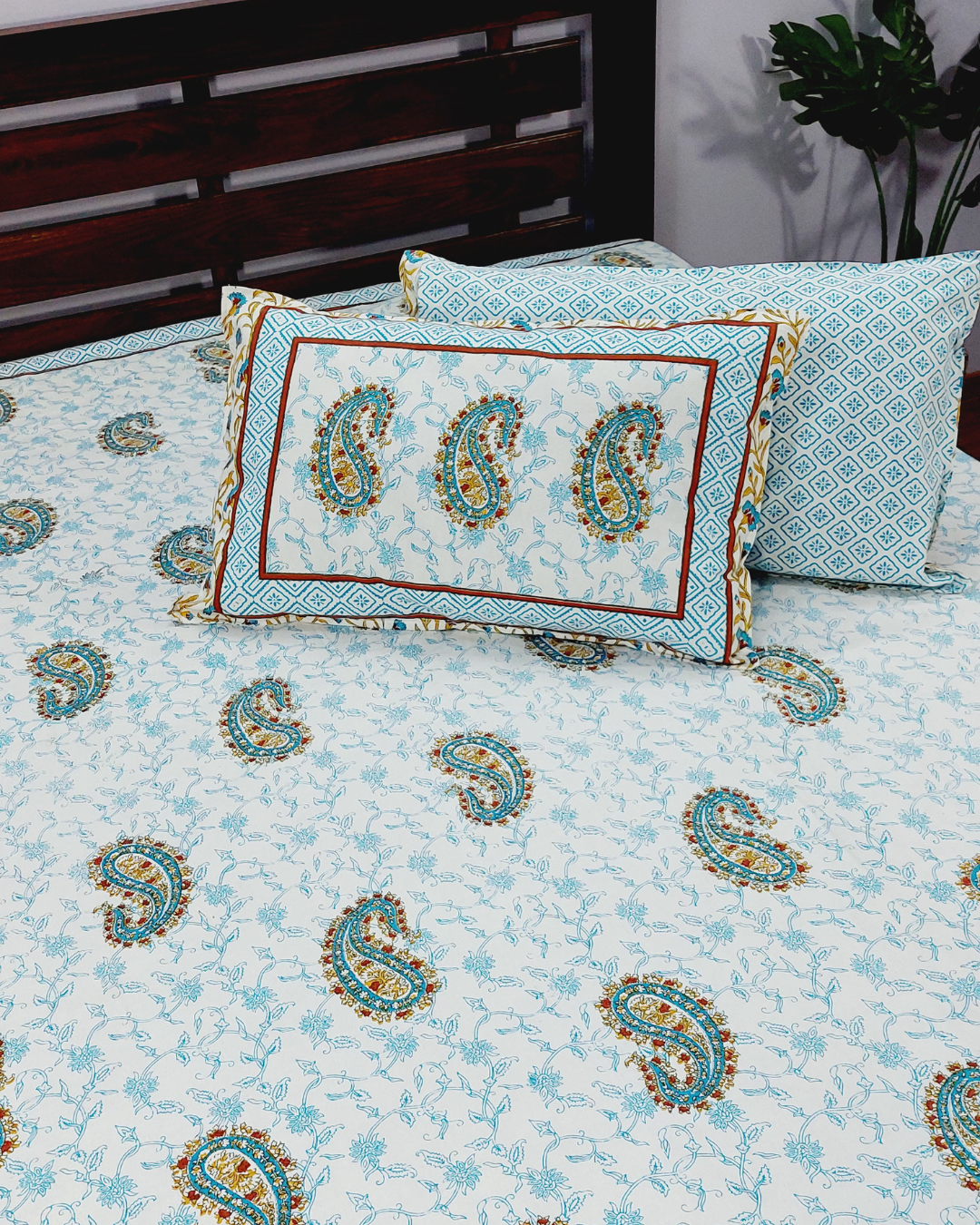 Cotton King Size Bedsheet Green Blue Paisley Print
