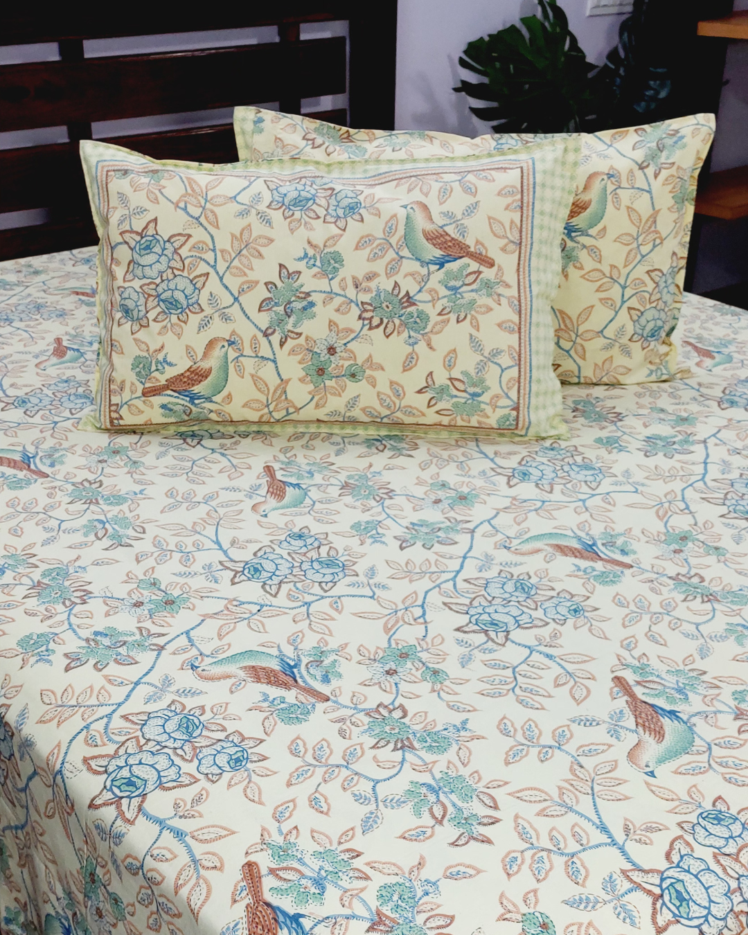 King Size Bedsheet Birds Floral Print