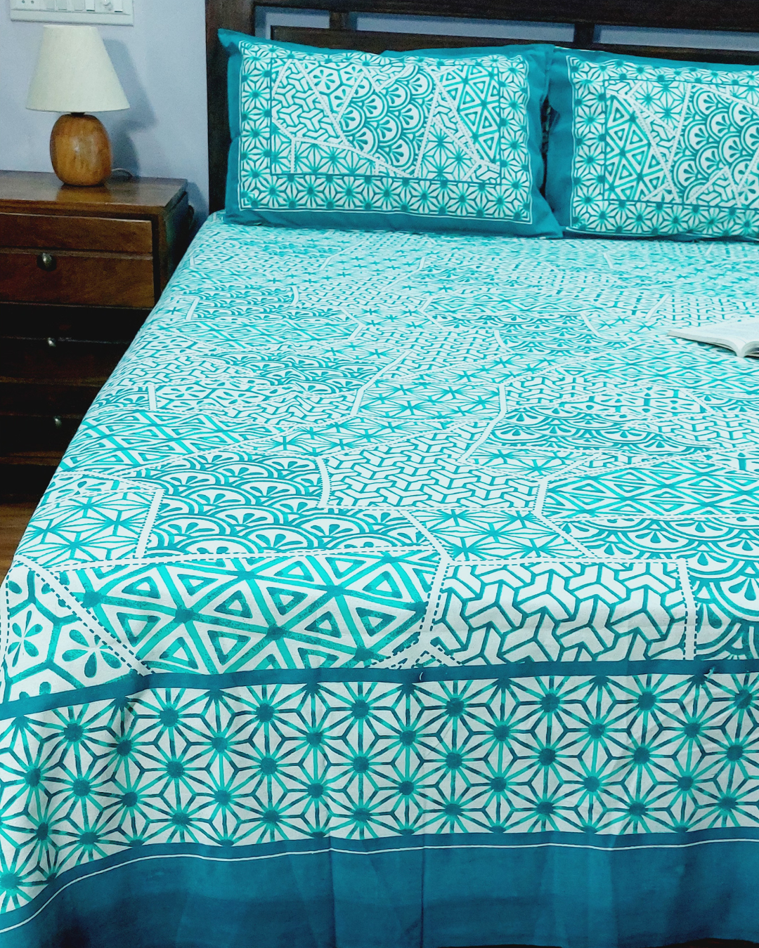 Cotton Green Zometric Print King Size Bedsheet