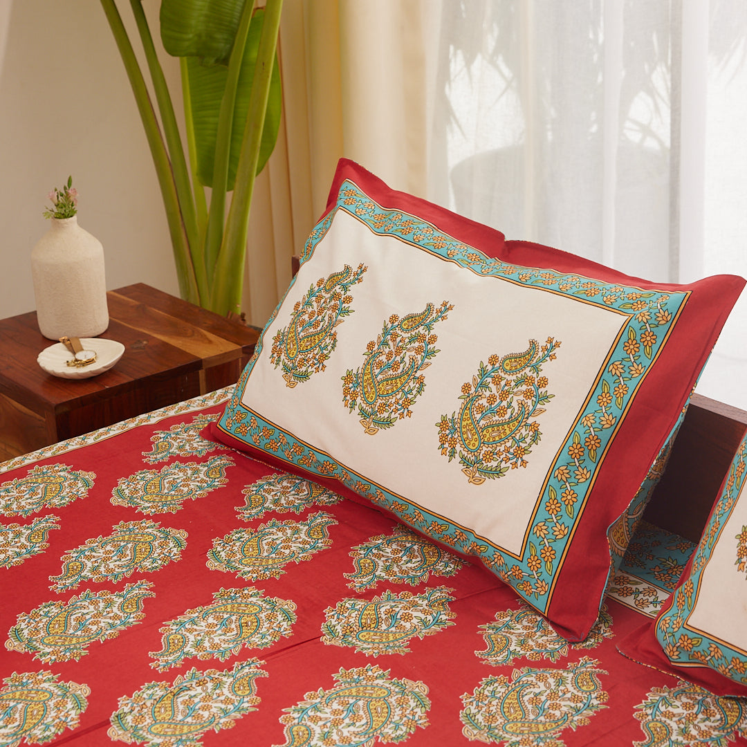 Cotton Red Paisley King Size Bedsheet