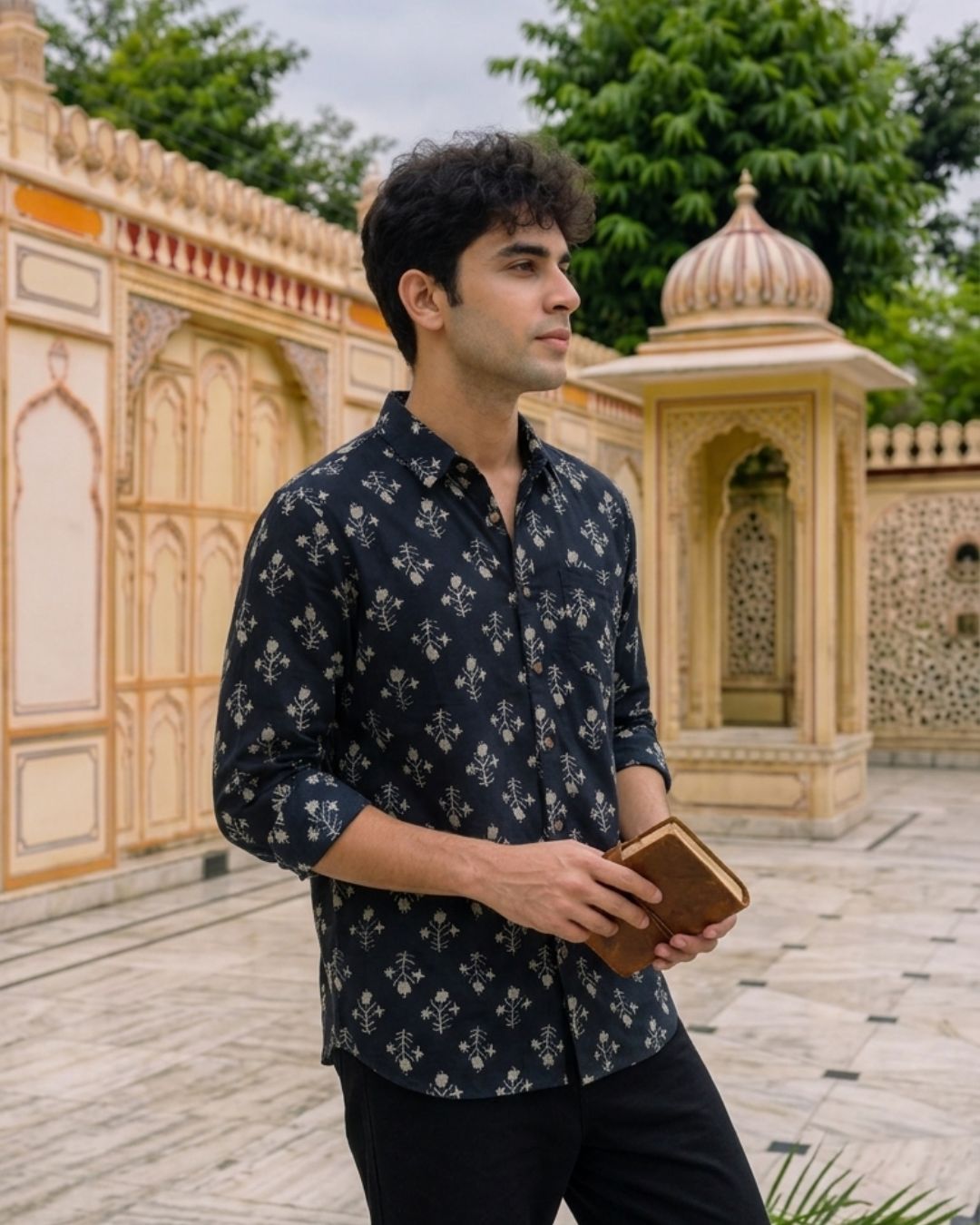 Cotton Men's Black-White Floral Fullsleeves Shirt