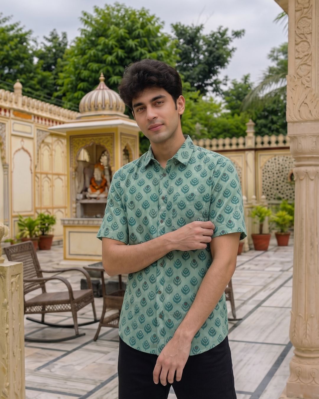 Cotton Men's Pastel Green Leaf Motif Buti Half Sleeves Shirt