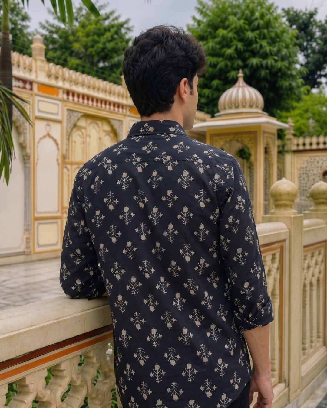 Cotton Men's Black-White Floral Fullsleeves Shirt
