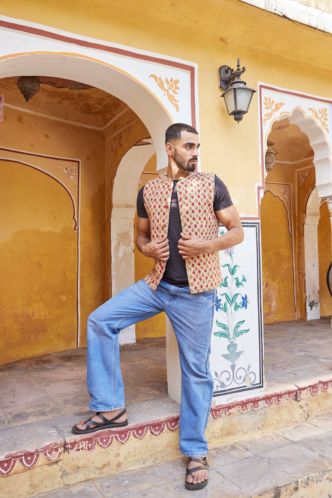 Cotton Men's Quilted Red-Brown Booti Block Print Sleevless Jacket