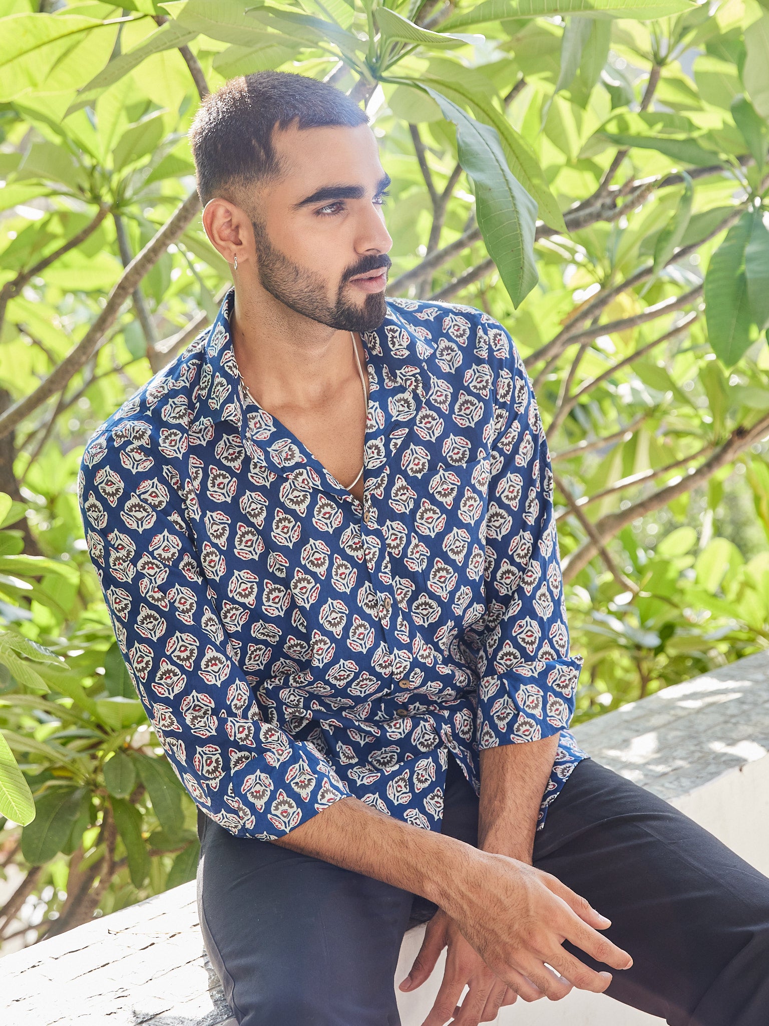 Cotton Men's Blue-White Floral Full Sleeves Shirt