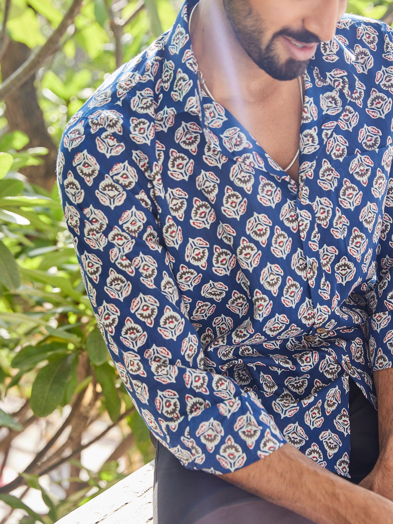 Cotton Men's Blue-White Floral Full Sleeves Shirt