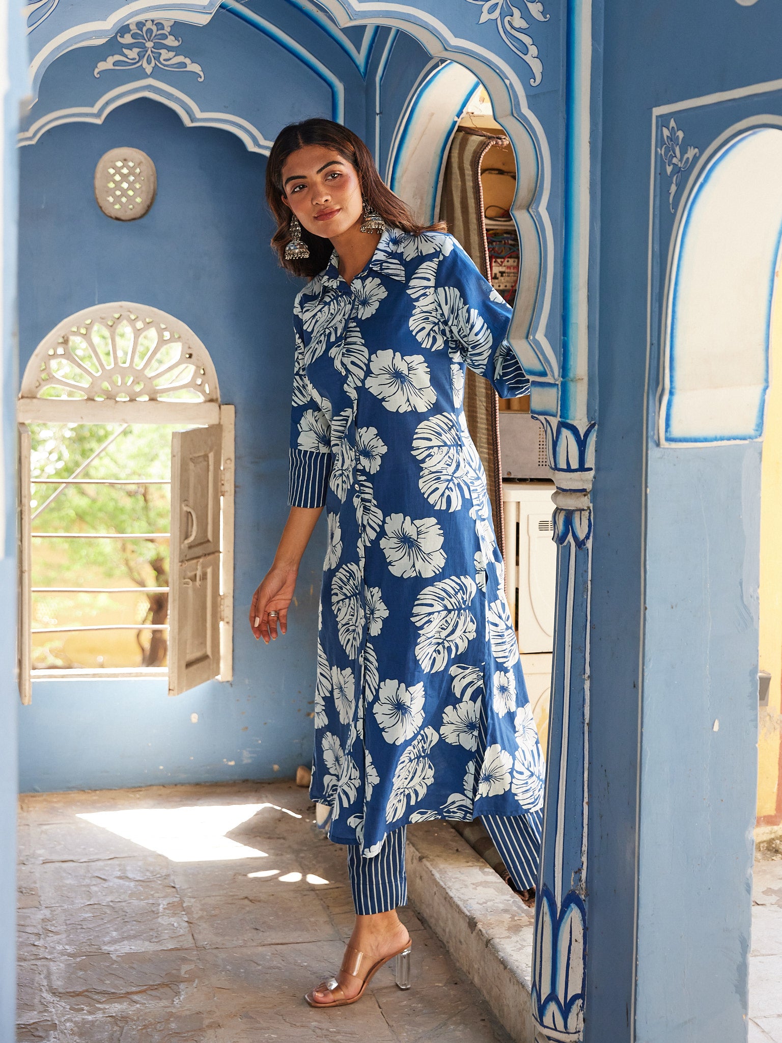 Cotton Blue-White Floral Women's Kurta Pant Set