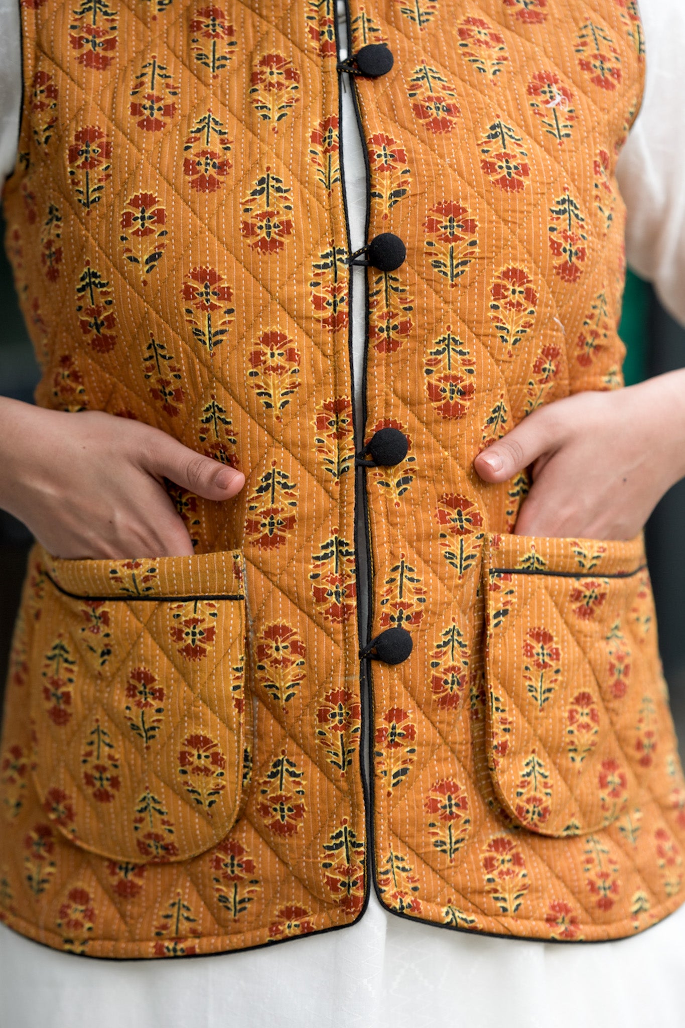 Women Half-sleeves Buti-print Quilted Short Jacket (6849074856035)