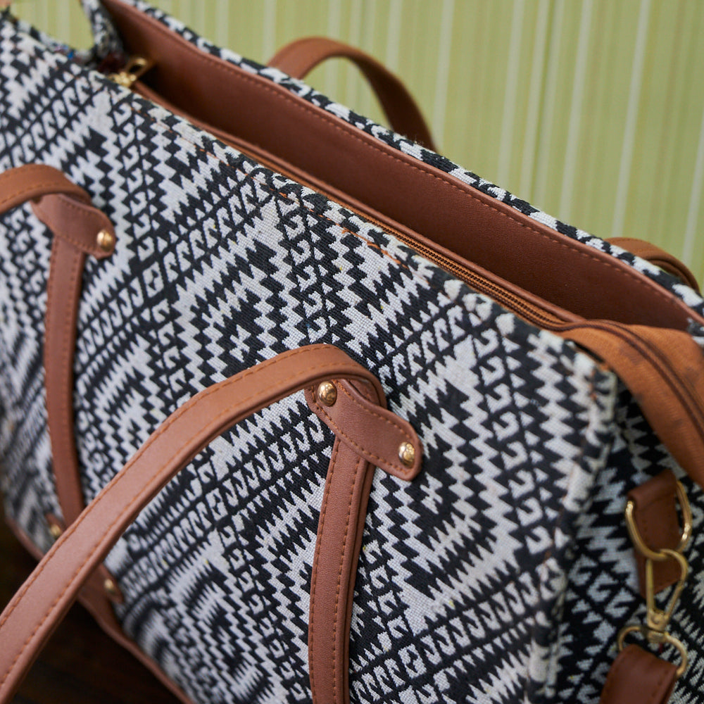 Cotton Leather Jaquard Womens White Black Hand Bag