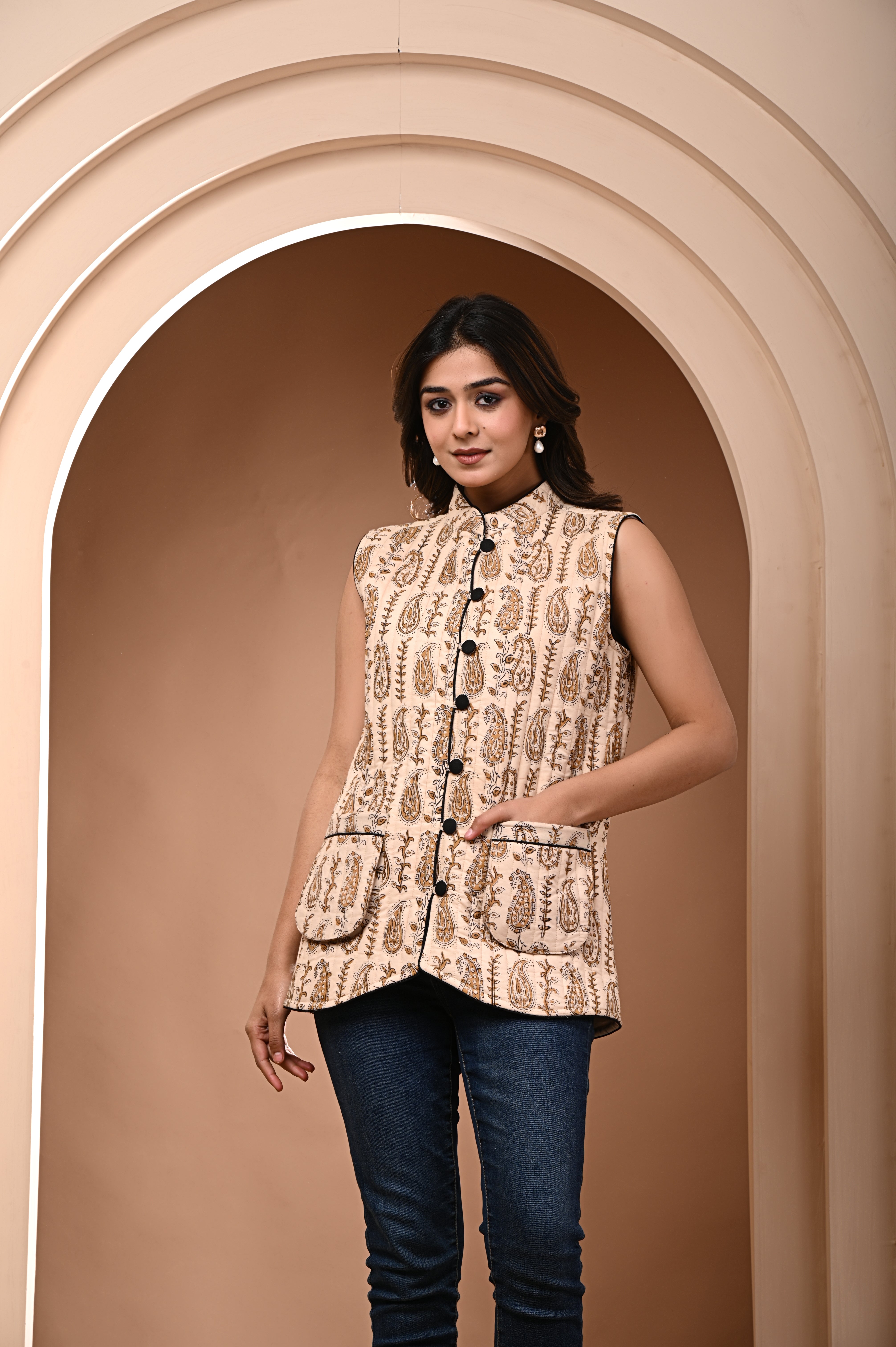 Cotton cream bagru print floral quilted womens sleevless jacket