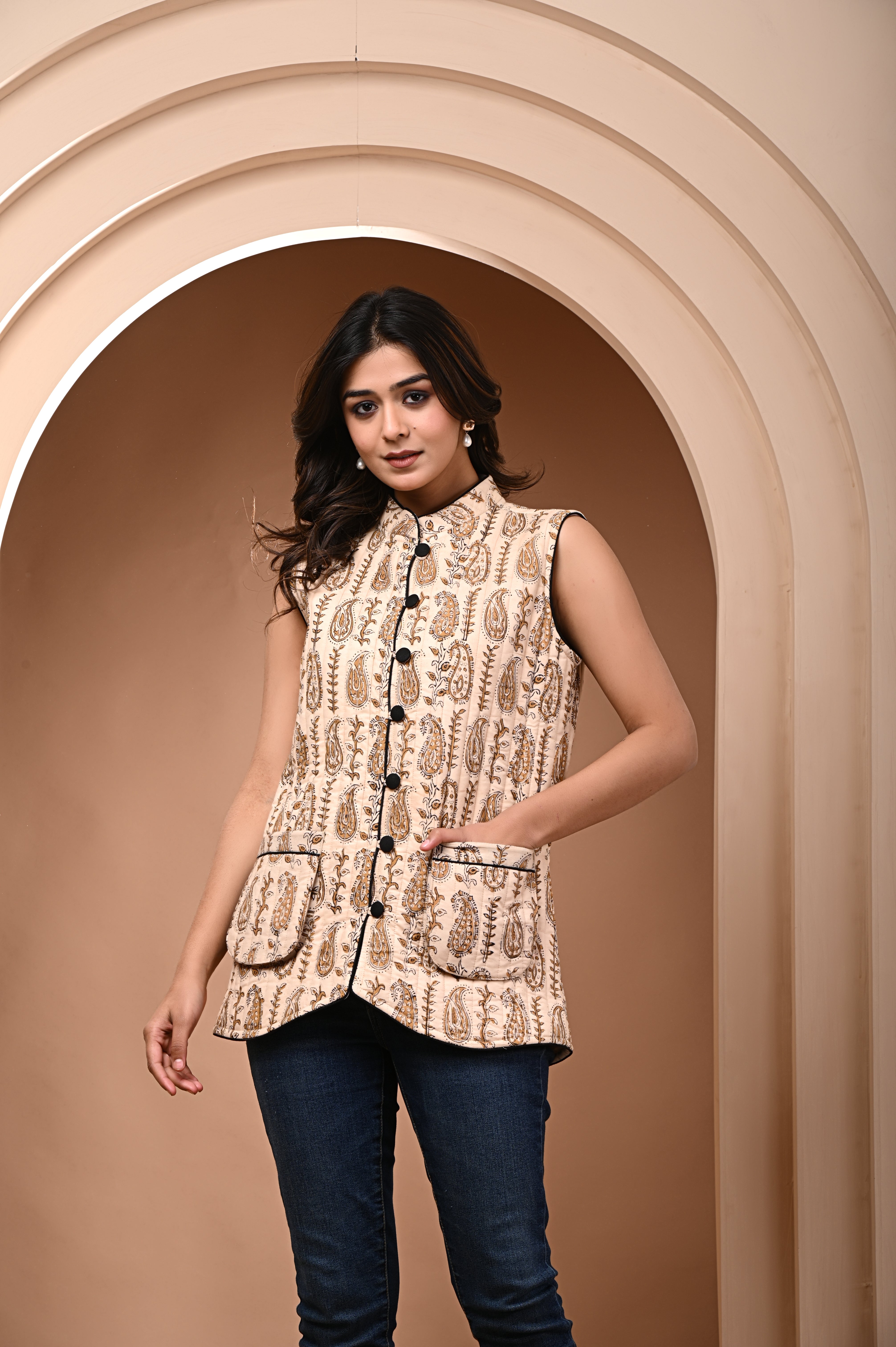 Cotton cream bagru print floral quilted womens sleevless jacket