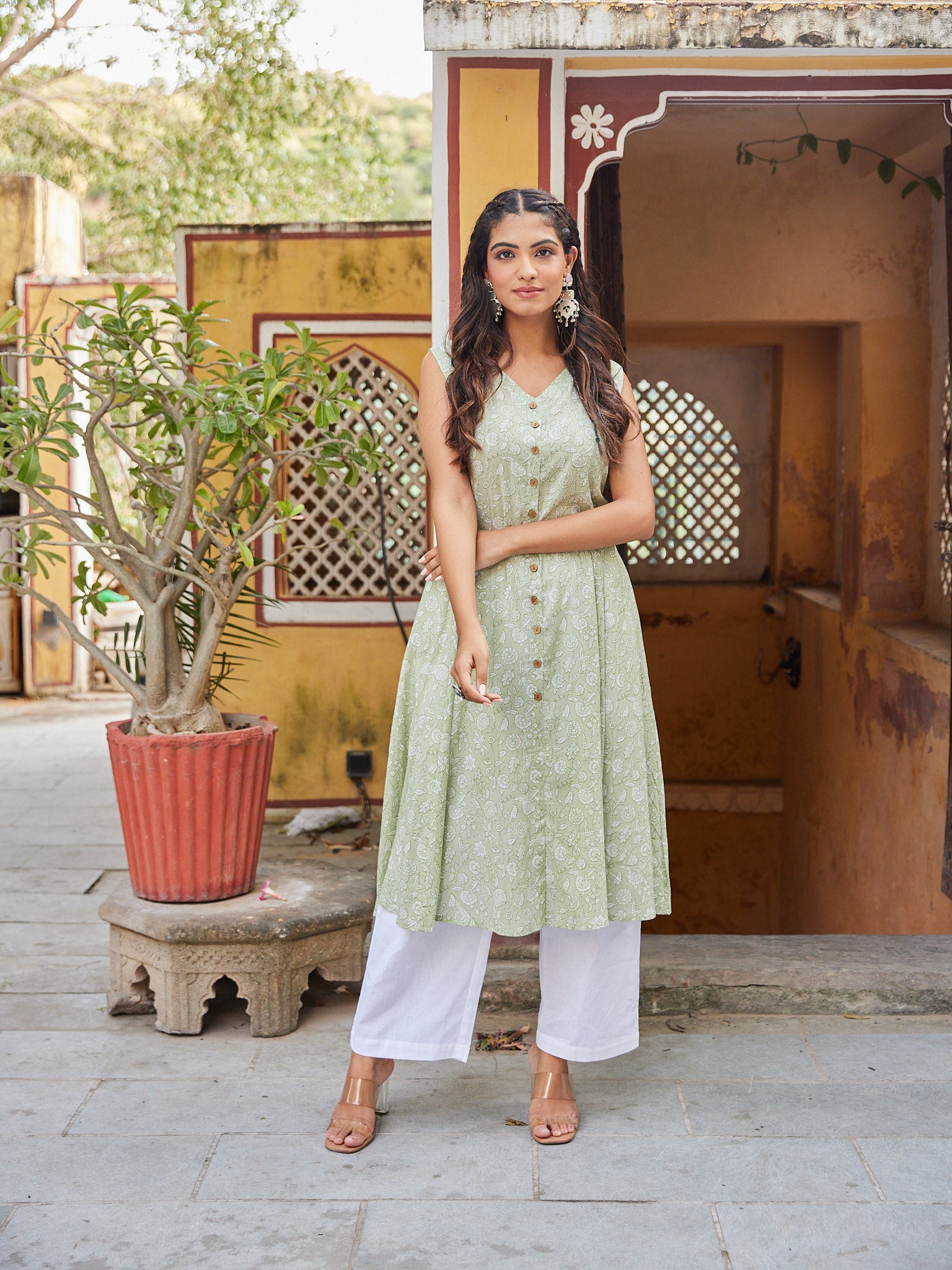 Cotton Mulmul Sleevless Straight Kurti-Green Floral Motif
