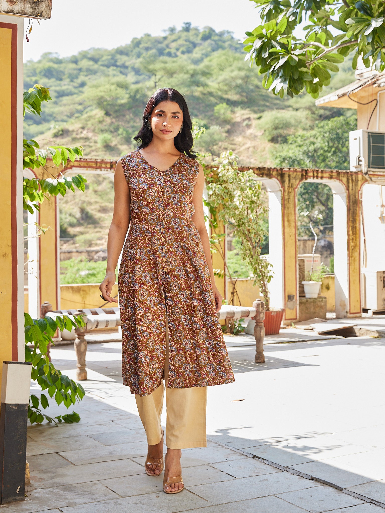 Cotton Brown-Red Floral Sleevless Women Straight Kurti