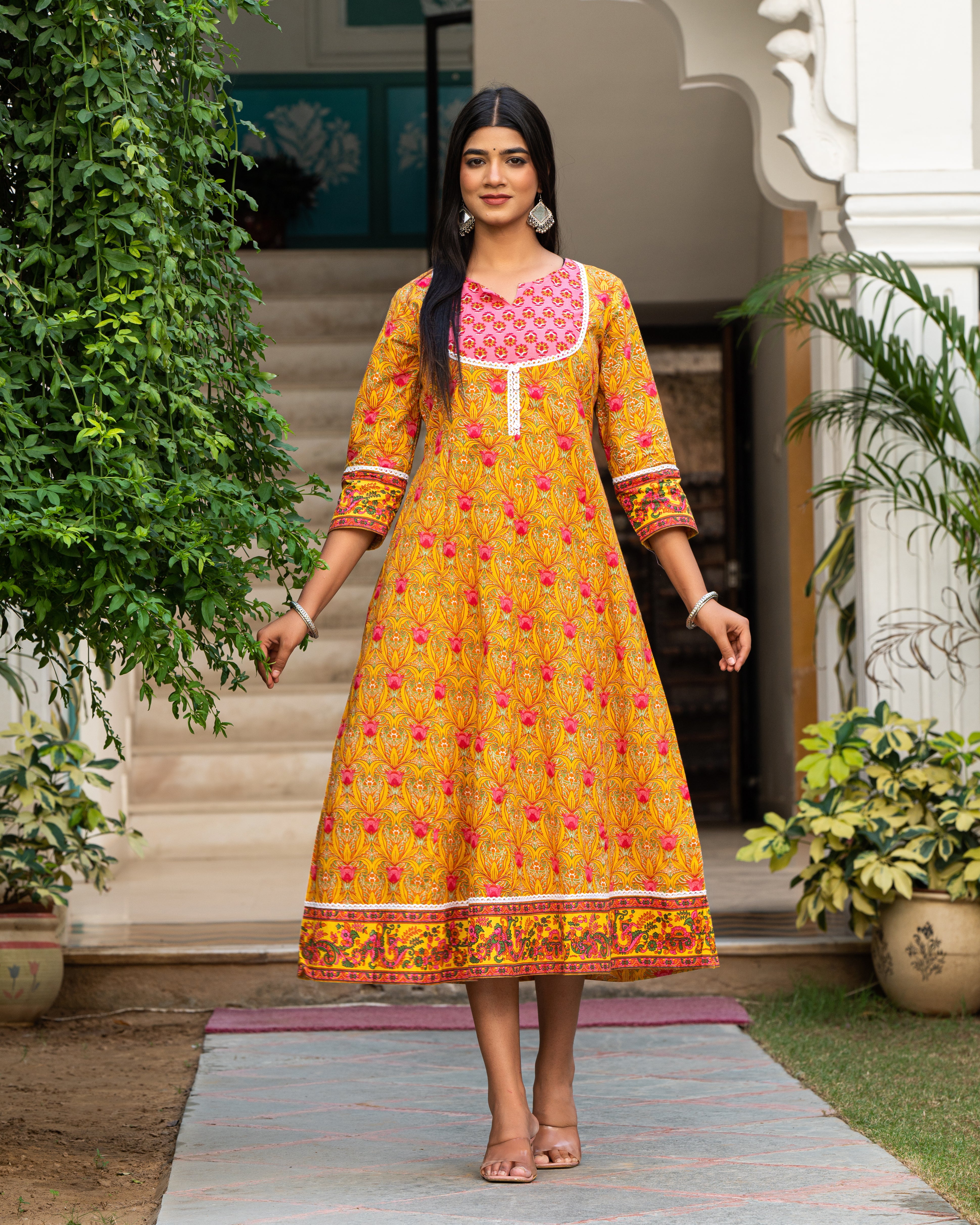 Cotton Camrik block print Women Peach Floral Printed Kurta