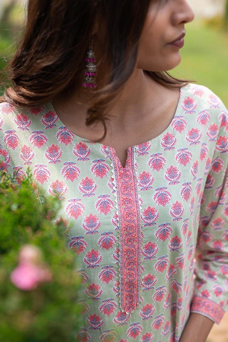 Cotton Straight Kurti - Bubblegum Pink Floral Motif 3
