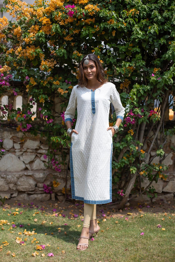 White Khari Print Buti Kurta by Tthappa Chapai 1