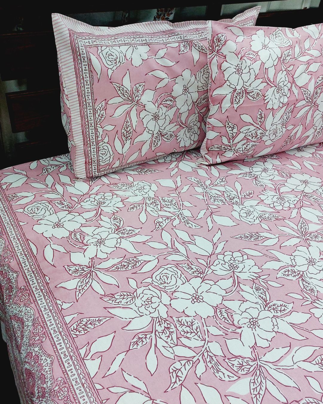 Cotton Light Pink White Floral Queen Size Bedsheet