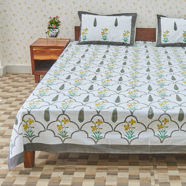Cotton Long Bel Grey-Green White Block Print Queen Size Bedsheet