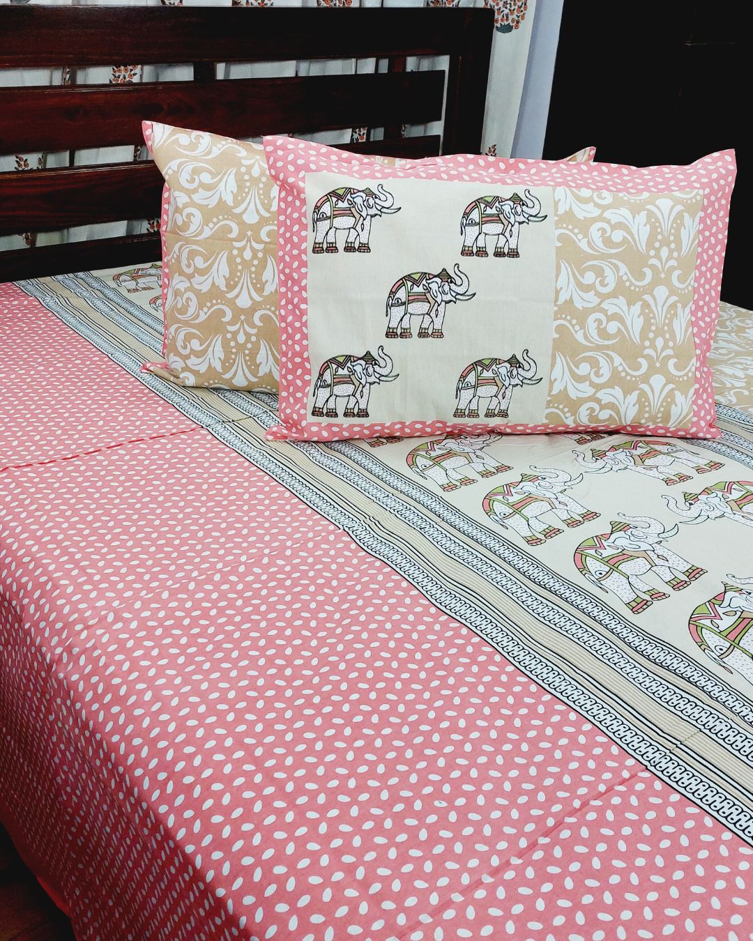 Cotton Elephant Butta Print King Size Bedsheet