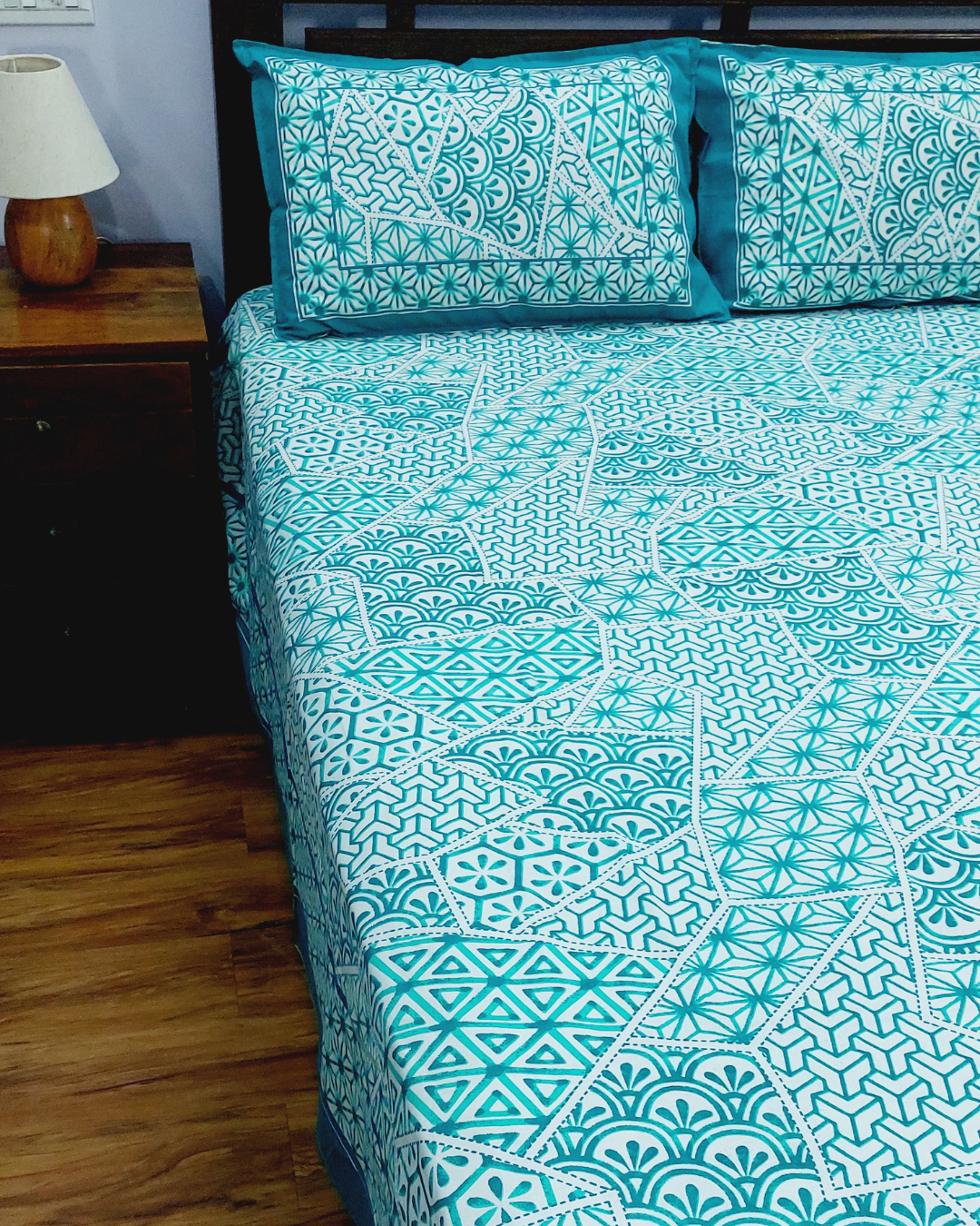 Cotton Green Zometric Print  King Size Bedsheet