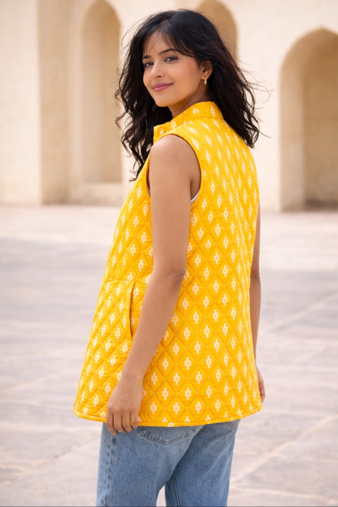 Cotton Women's Quilted Yellow-White Geometric Sleevless Jacket