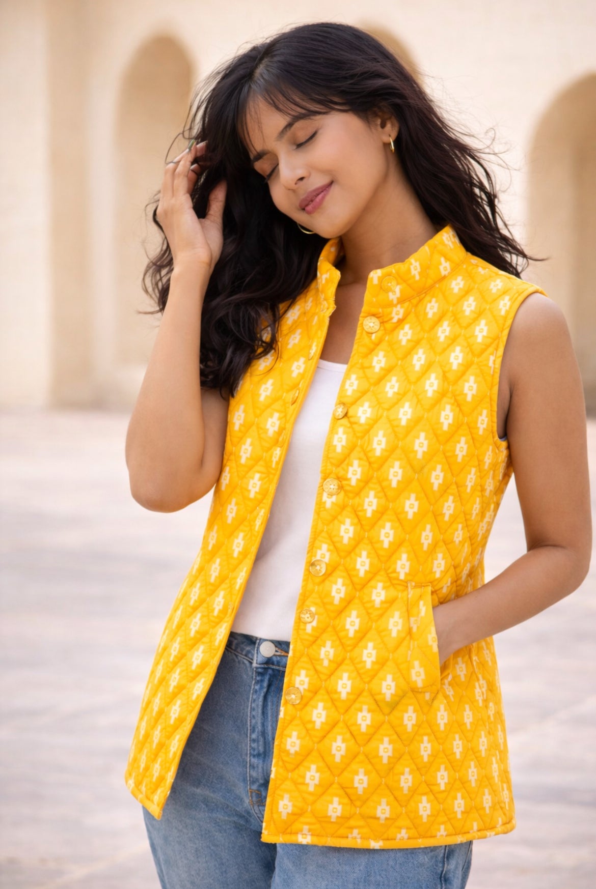 Cotton Women's Quilted Yellow-White Geometric Sleevless Jacket