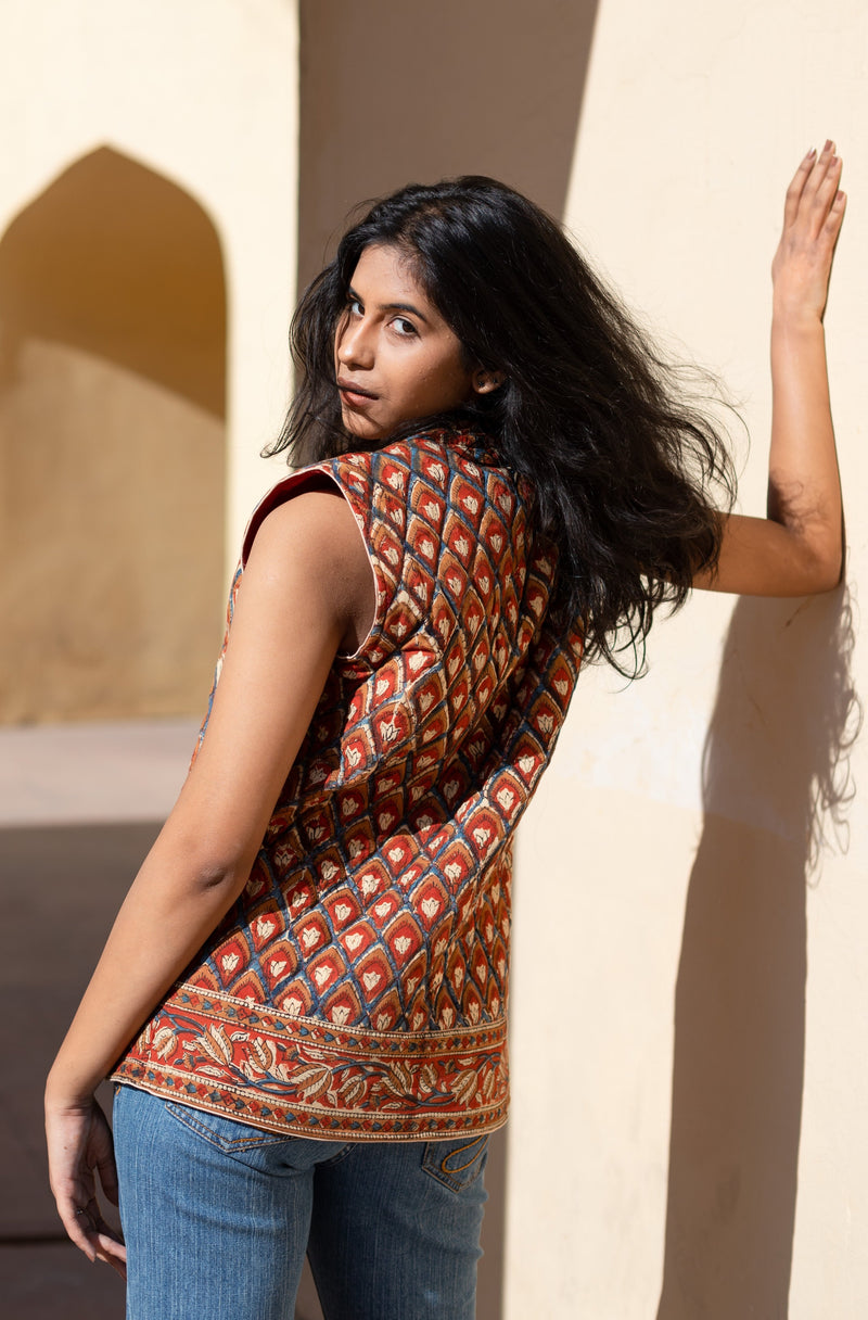 Zarozi Quilted Sleeveless Jacket