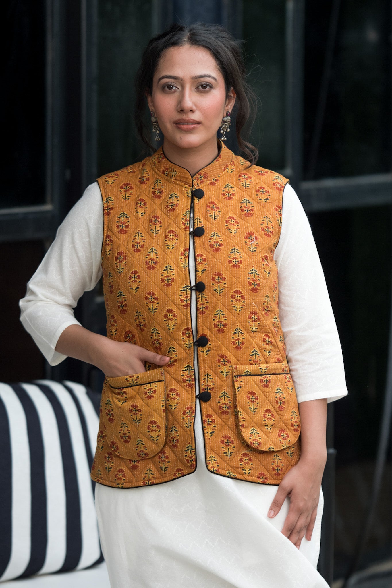 Women Half-sleeves Buti-print Quilted Short Jacket (6849074856035)