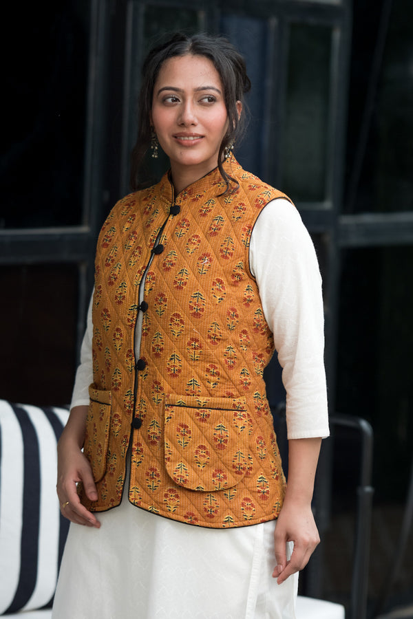 Women Half-sleeves Buti-print Quilted Short Jacket (6849074856035)