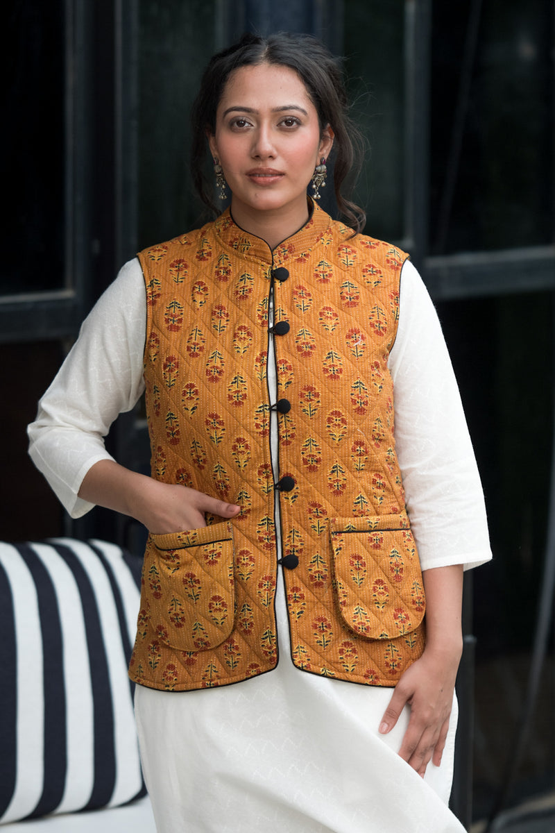 Women Half-sleeves Buti-print Quilted Short Jacket (6849074856035)
