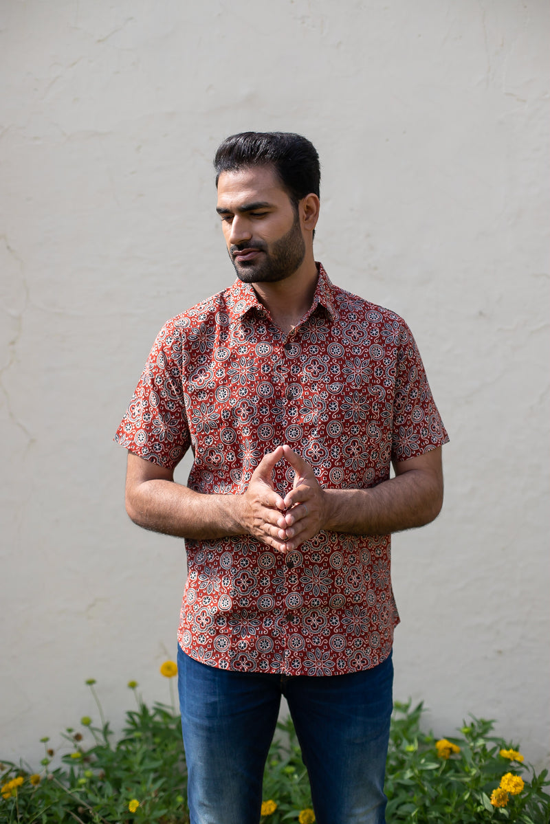 Red Cotton Men's Shirt with Black Geometric Print 4