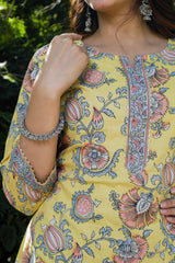 Cotton Straight Kurti - Peach Floral MotifCotton Straight Kurti - Peach Floral MotifCotton Straight Kurti - Peach Floral Motif